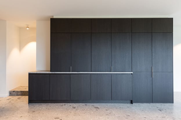 moderne zwarte keuken