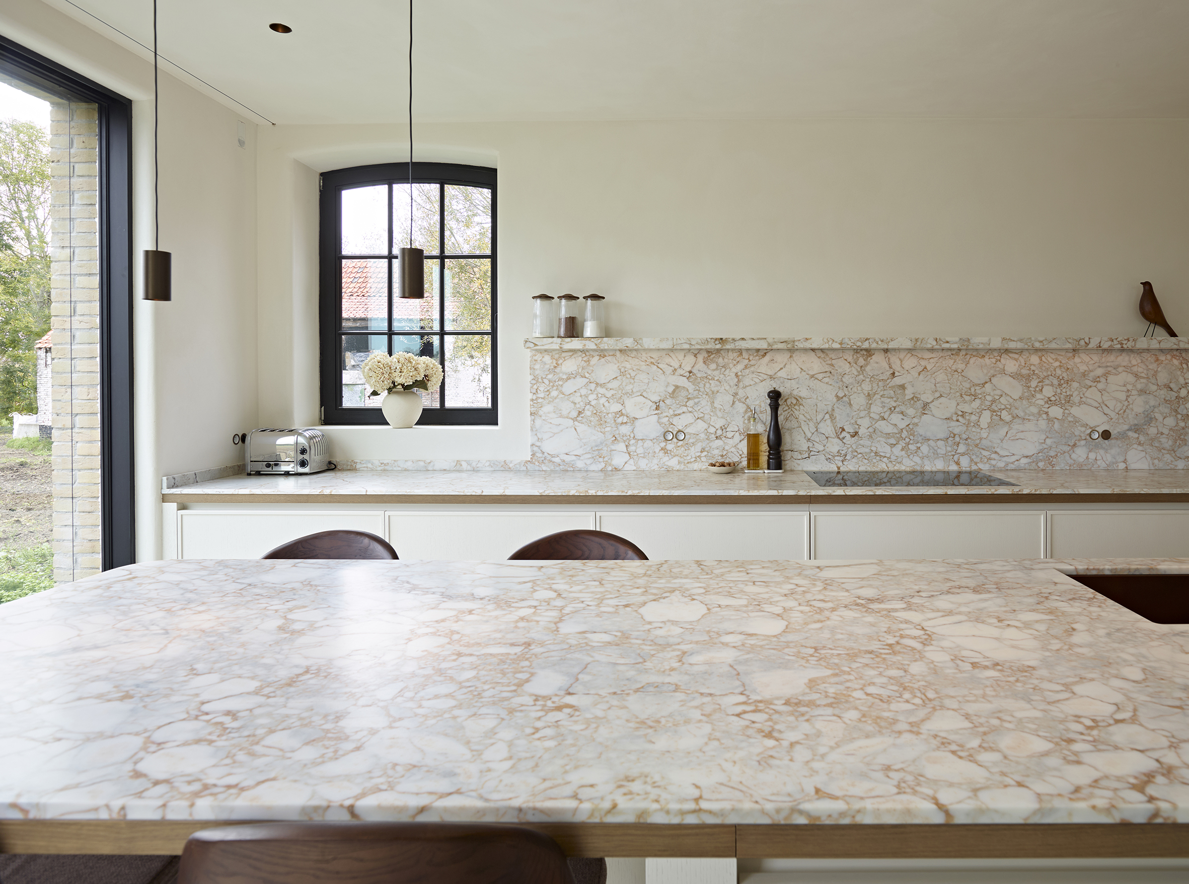 Dekeyzer, keuken, Keukeneiland, Marmer, interieurarchitectuur, modern landelijk, kasten, bijkeuken, 7