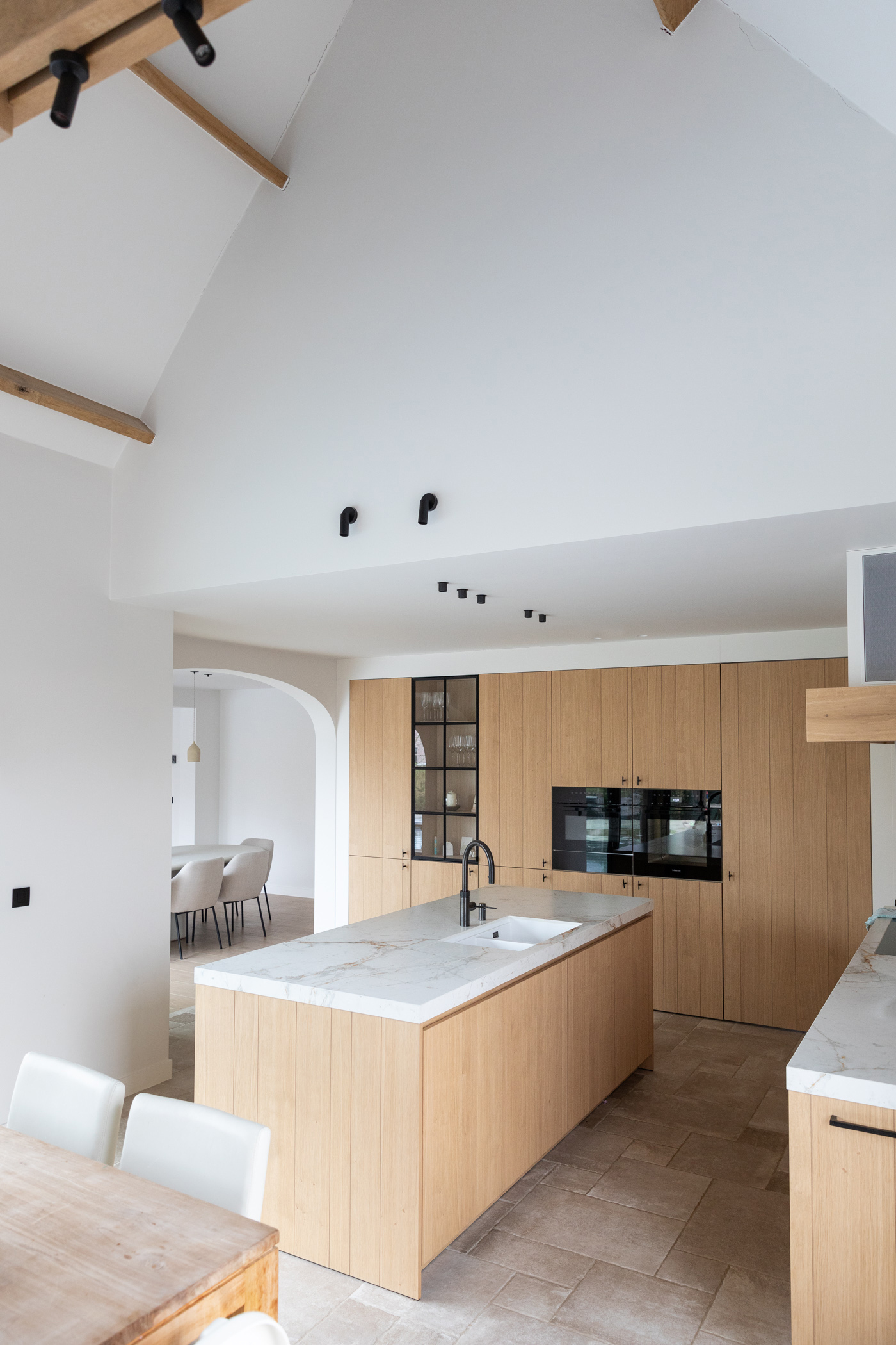 Dekeyzer_Moderne keuken_Keukeneiland_Keukenbouw_Designkeuken_Inbouwkasten_Interieur_FotoTinekeDeVos_0036