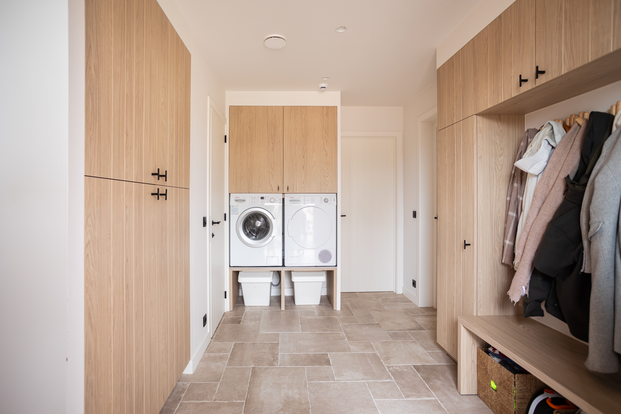 Dekeyzer_Moderne keuken_Keukeneiland_Keukenbouw_Designkeuken_Inbouwkasten_Interieur_FotoTinekeDeVos_0077