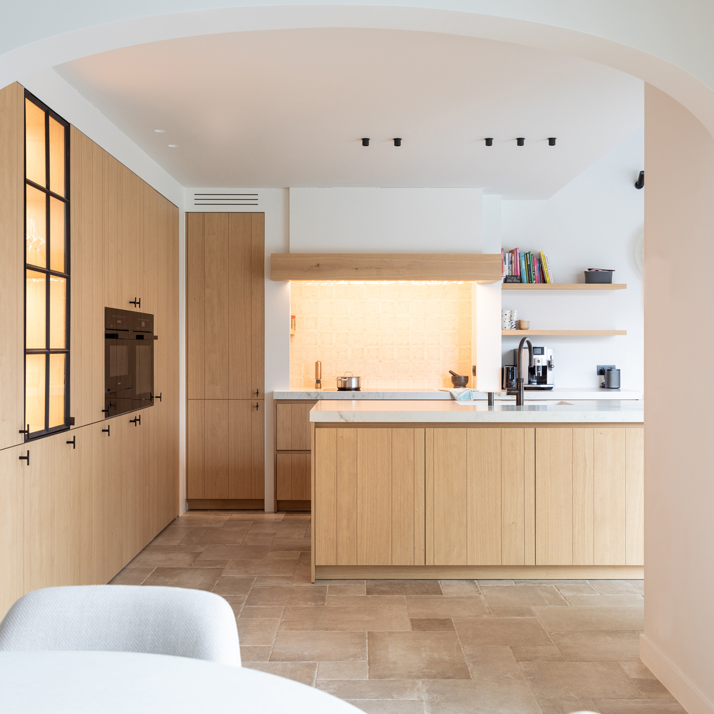 Insta_Dekeyzer_Moderne keuken_Keukeneiland_Keukenbouw_Designkeuken_Inbouwkasten_Interieur_FotoTinekeDeVos_0030